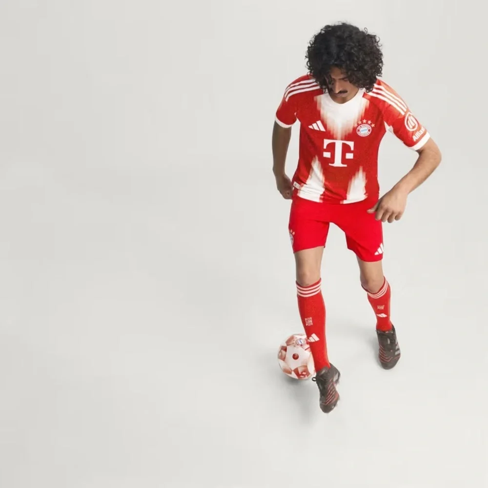 NWT FC Bayern 24/25 Home Authentic Jersey Adidas Bundesliga Size L